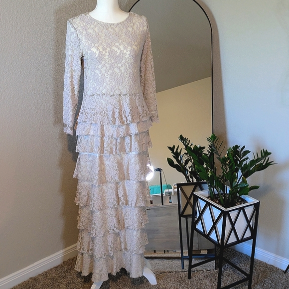 Cream Lace Handmade 2 piece - Picture 1 of 6
